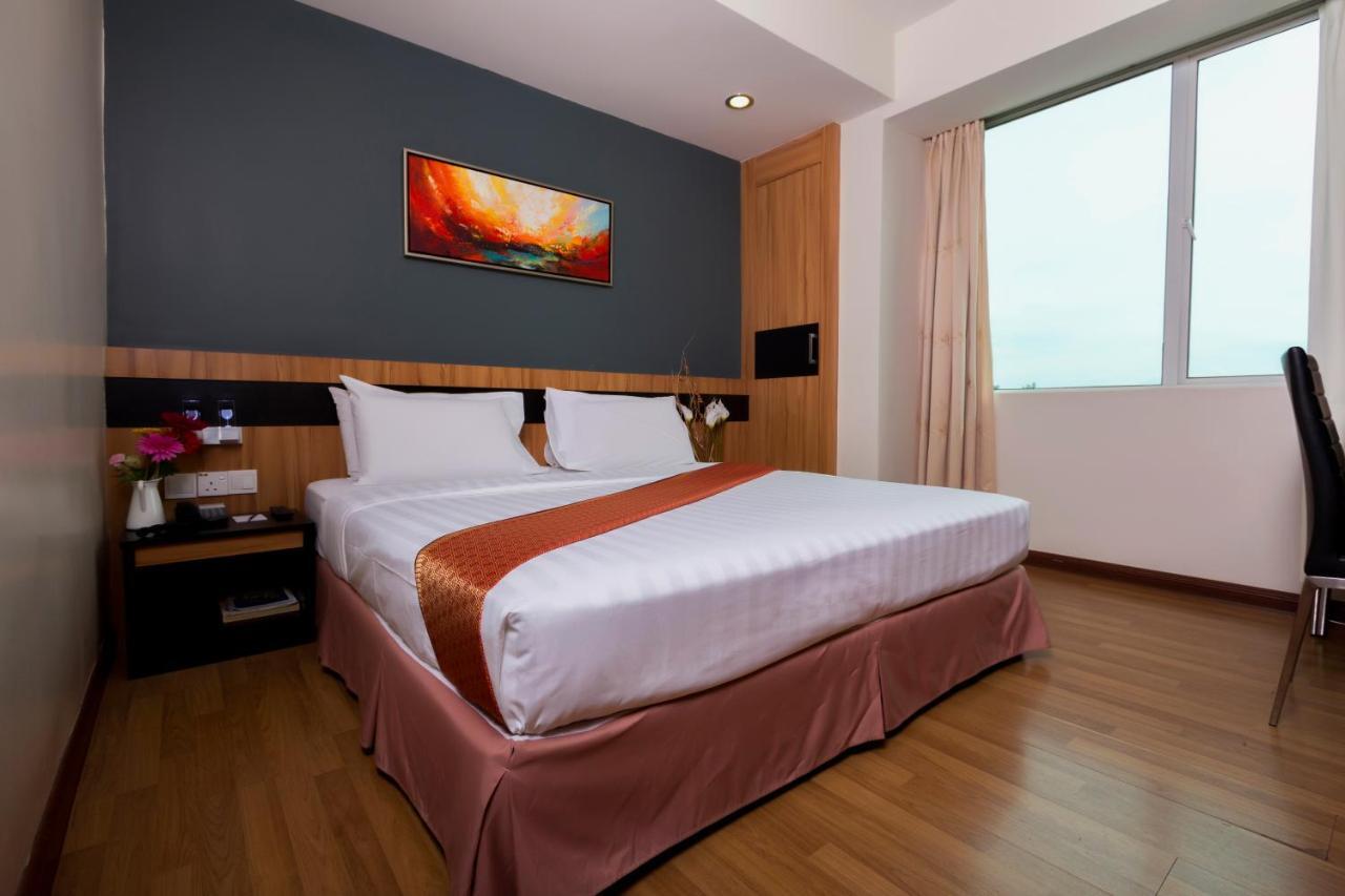 Mariner Hotel Labuan Exterior photo